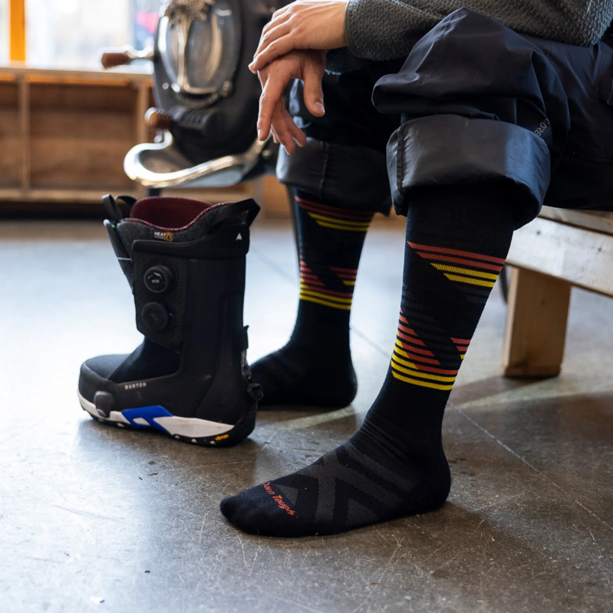 Men's Carve Over-the-Calf Midweight Ski & Snowboard Socks
